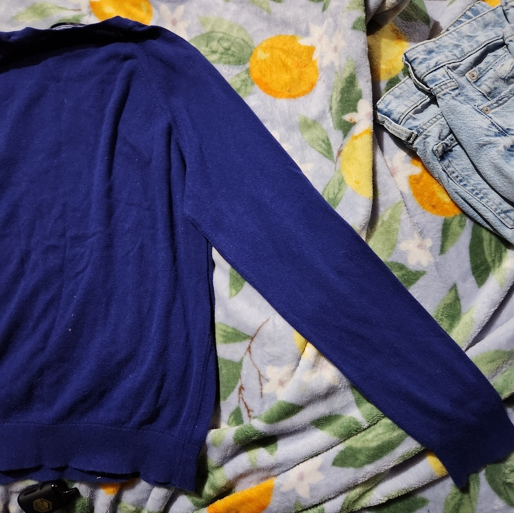 Banana Republic Men's Deep Blue Crewneck Sweater Premium Luxe Yarn Size M - Picture 10 of 15